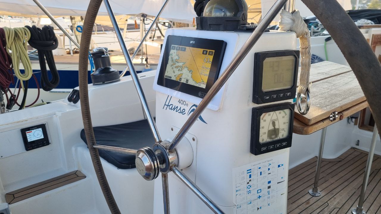 Инструктор Friendly Sailing на яхте